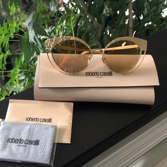 Roberto Cavalli Accessories - NWT Roberto Cavalli sunglasses